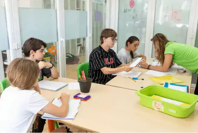 Clases de inglés para alumnos de ESO en Granada con preparación para exámenes oficiales Cambridge.