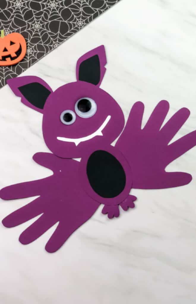 a easy and fun bat craft made with papercraft