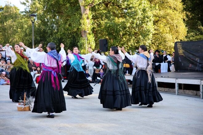 Grupo de baile Foliadeiras da A.X. Xiradela / SABELA MOSCOSO
