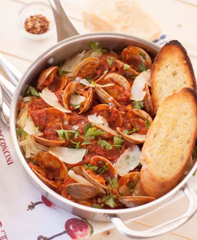 Viva Bertolli Linguine with Red Clam Sauce