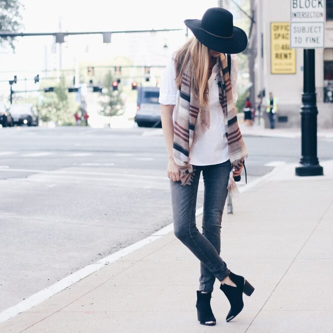cowgirl booties - felt hat and black western booties