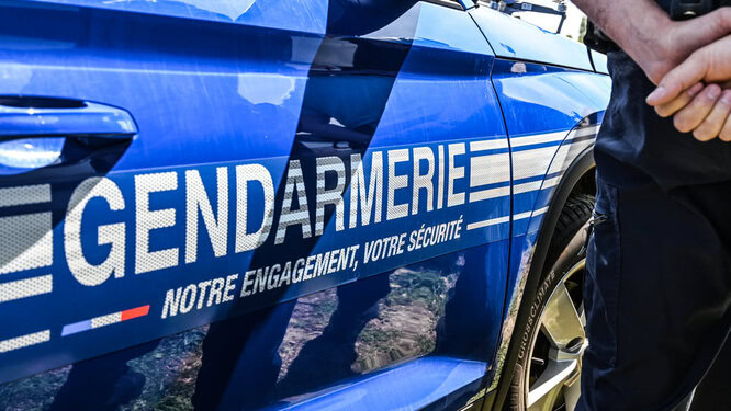 En région, deux mineurs et une femme soupçonnés de 12 cambriolages
