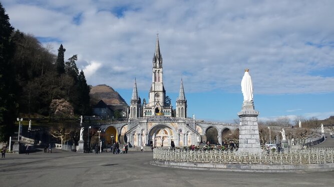 Les évêques de France réunis à Lourdres