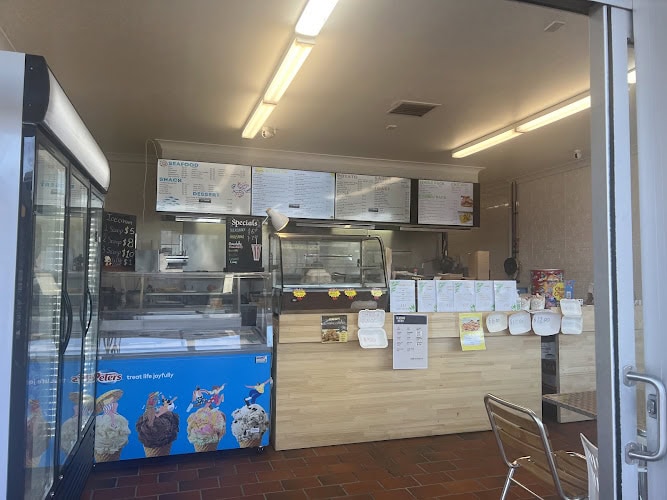 Batty’s Takeaway — fish and chip shop in Umina Beach, New South Wales