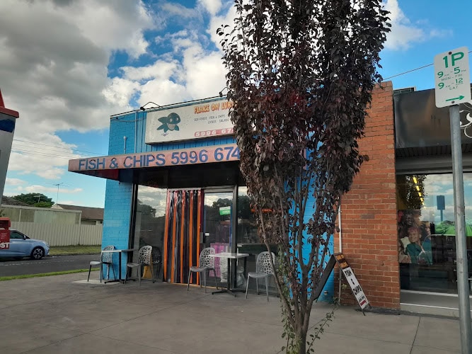 Flake on Lurline — fish and chip shop in Cranbourne, Victoria