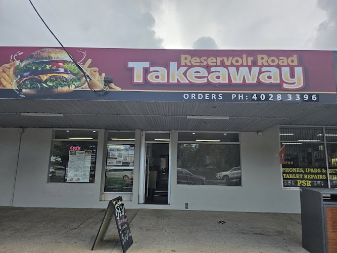 Reservoir Road Takeaway — fish and chip shop in Manoora, Queensland