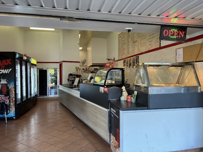 Riverlakes Seafood Cafe — fish and chip shop in Cornubia, Queensland