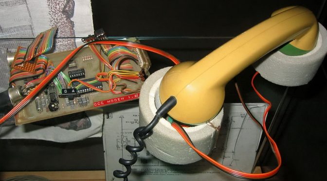 Verlorenes Wissen (3): Das EPROM und der Akustikkoppler