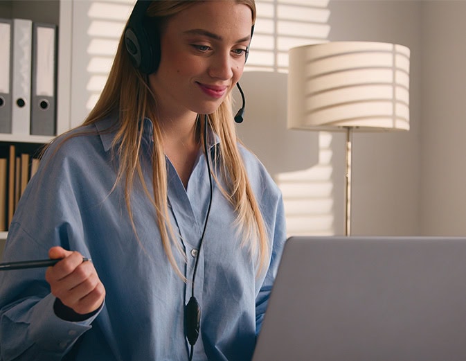 profesora del conversation club en inglés con profesores nativos