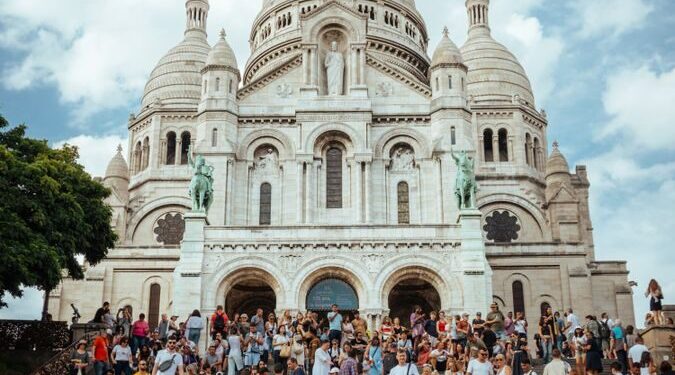 Des touristes effrayés par les violences du 17 octobre