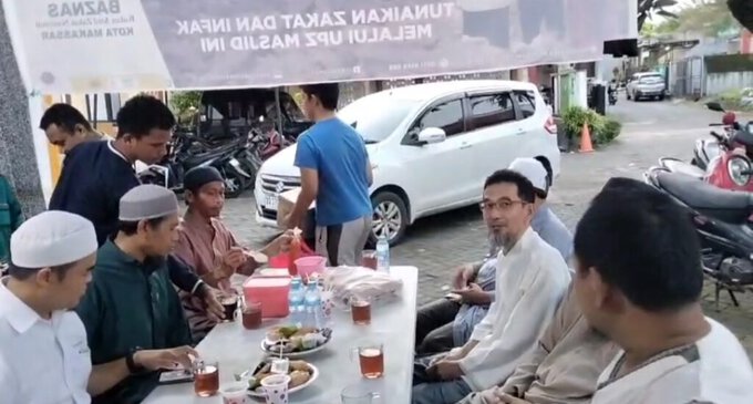 Nasu Palekko Jadi Menu Andalan di Buka Puasa Akbar Masjid Nur Intan