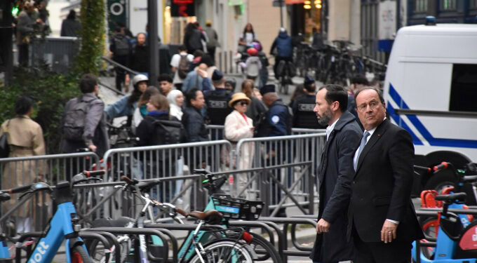 François Hollande annoncé en dédicace à Tarbes