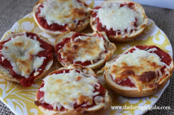 Mini-Bagel Pizzas