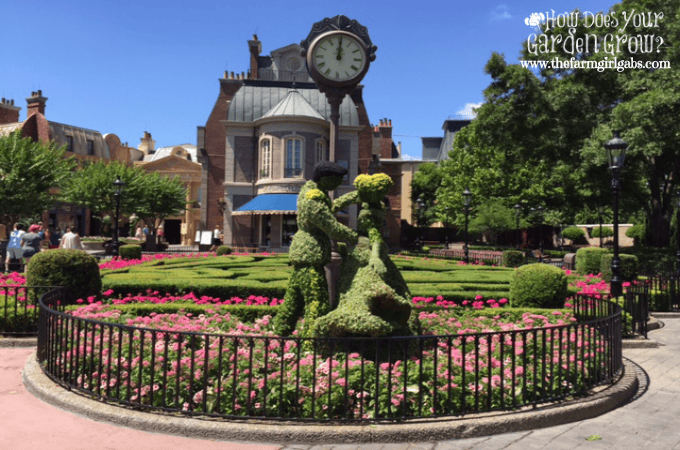 Cinderella Topiary - Epcot