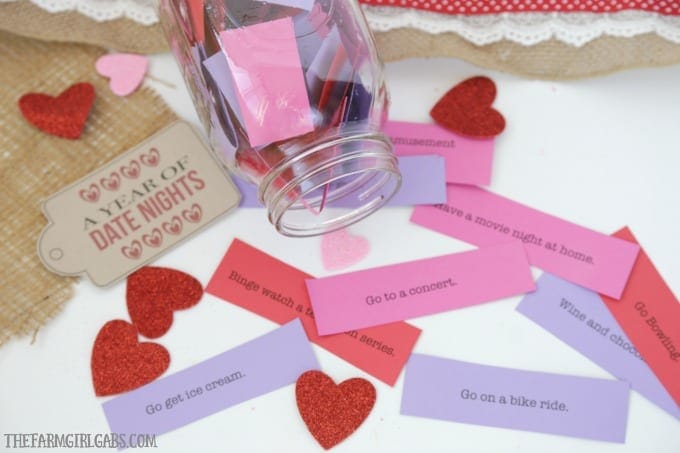 Looking for a fun gift idea to give to your spouse or partner? This Date Night In A Jar has a lot of fun date ideas for every budget!