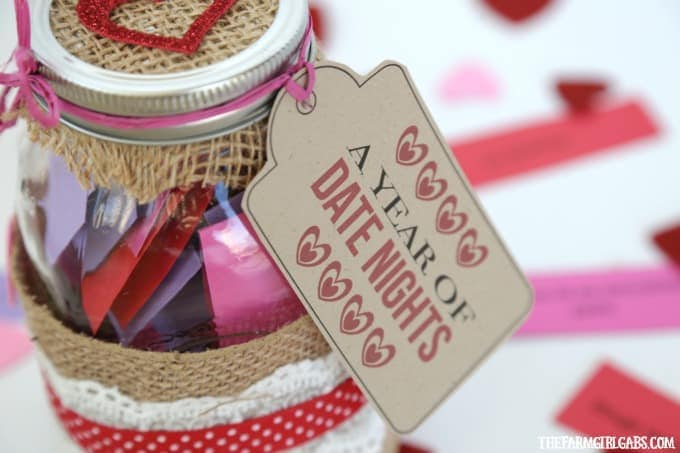 Looking for a fun gift idea to give to your spouse or partner? This Date Night In A Jar has a lot of fun date ideas for every budget!