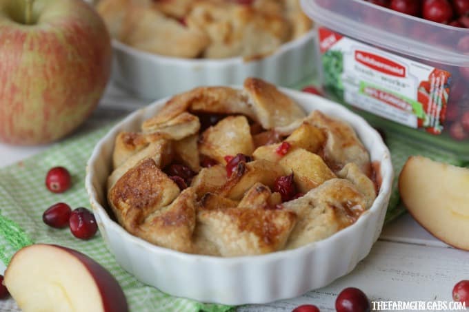 Sweet apples and tart cranberries collide to make these delicious Apple Cranberry Tarts. This is the perfect recipe for your fall celebration.