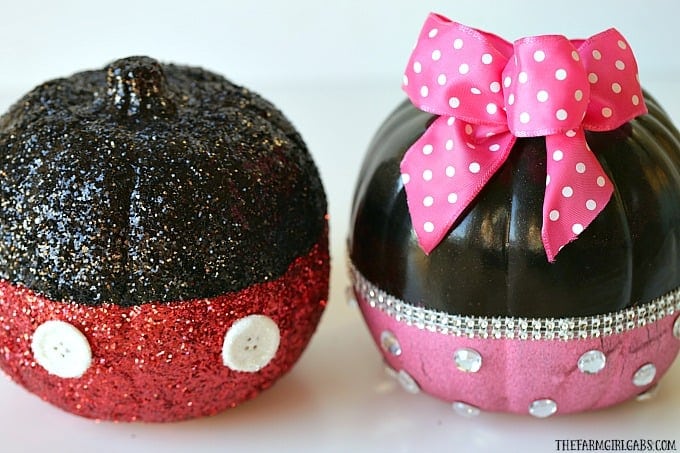 Oh boy! Make your Disney Halloween swell with this easy DIY Mickey Mouse Glitter Pumpkin.