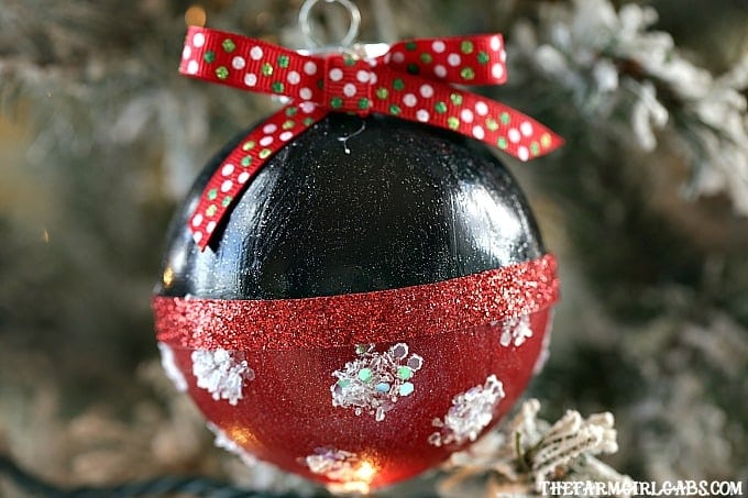 Make merry magical with this adorable Disney Minnie Mouse Glitter Ornament. It's an easy DIY craft for your Christmas tree.