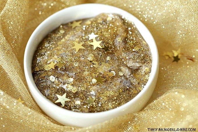 Catch a falling star and make some fun Stardust Slime. This celestial slime recipe will keep the kids busy for hours. #slime #slimerecipe #craft #kidscraft #DIY #recipe