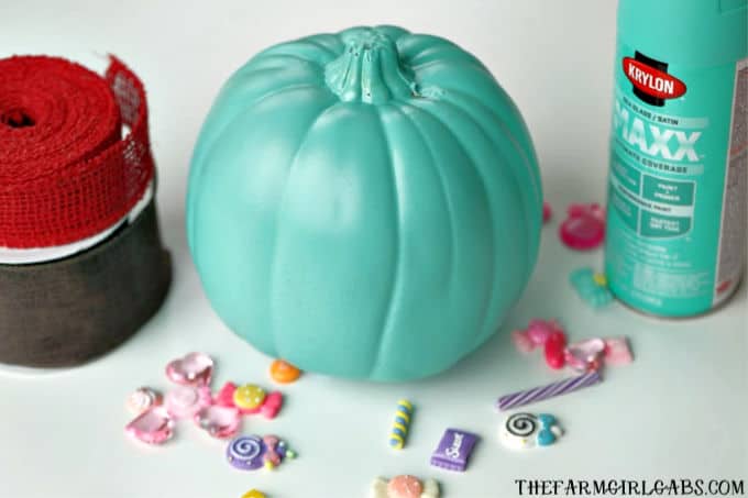 Halloween should always be schweet! Get a real Sugar Rush with this easy Vanellope von Schweetz Pumpkin.