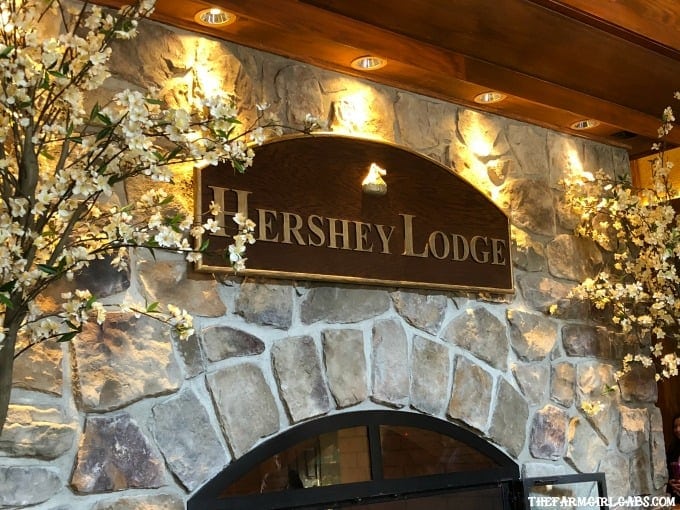 Planning a visit to the Sweetest Place on Earth soon? Here are my tips on Where To Stay In Hershey. #HersheyPA #HersheyPark #Pennsylvania #Chocolate #TheSweetestPlaceOn Earth