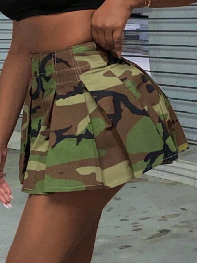 Camo Print Pleated Skirt - Image 3