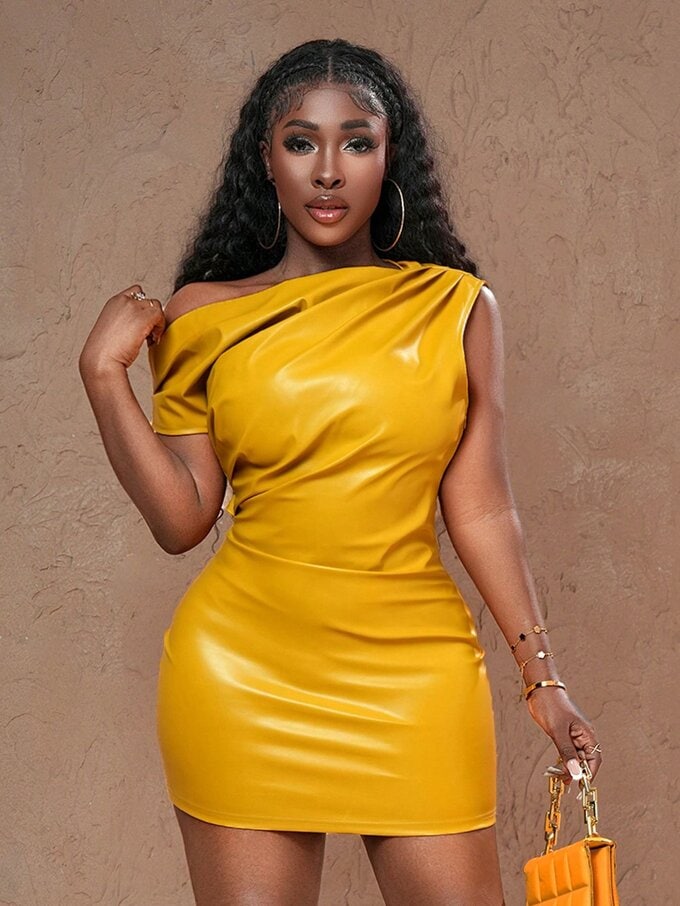 Oblique Shoulder Pleated Mini dress
