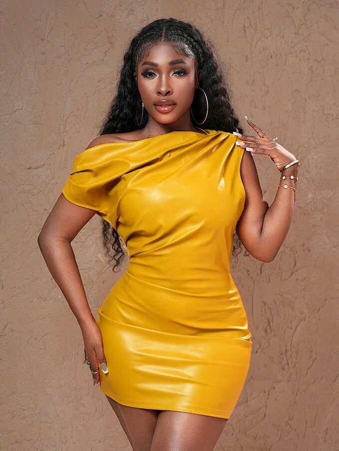 Oblique Shoulder Pleated Mini dress - Image 4