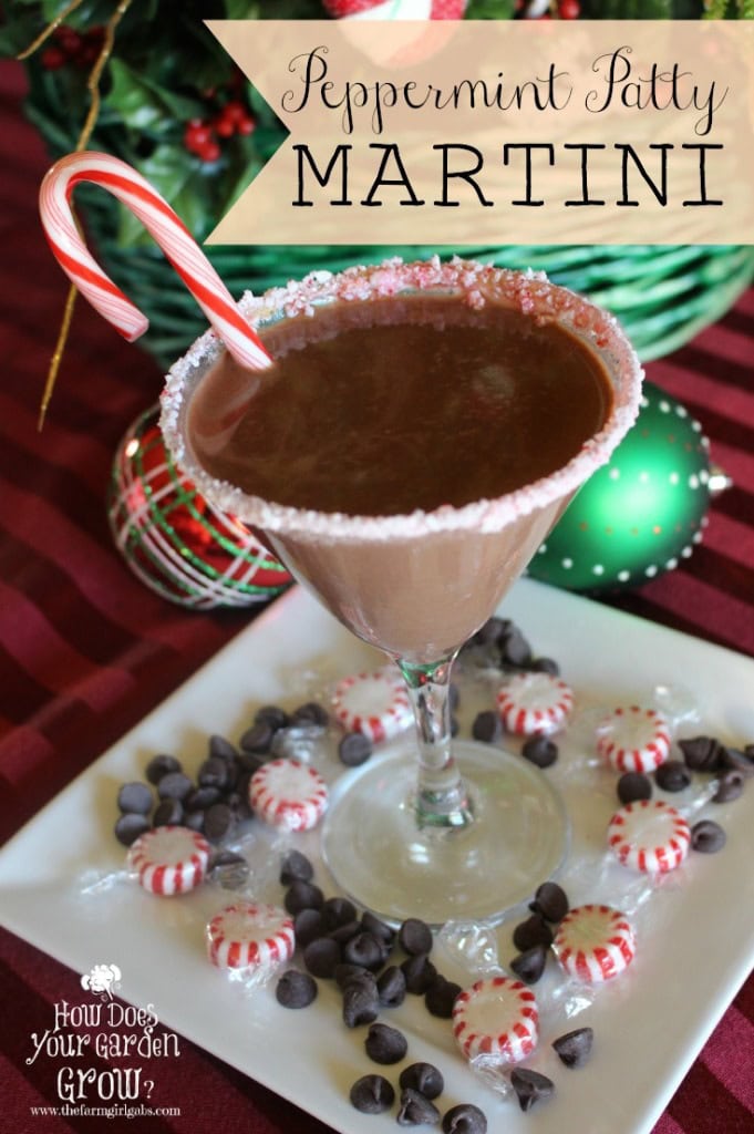 If you love minty hot chocolate, you are going to LOVE this Peppermint Patty Chocolate Martini recipe. This adult cocktail recipe is a real crowd pleaser! #cocktail #Christmas #recipe #drinkrecipe #holidayrecipes #drinks