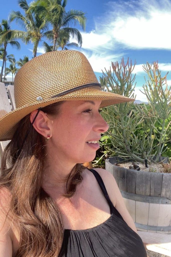 audrey looking out over the ocean in hawaii