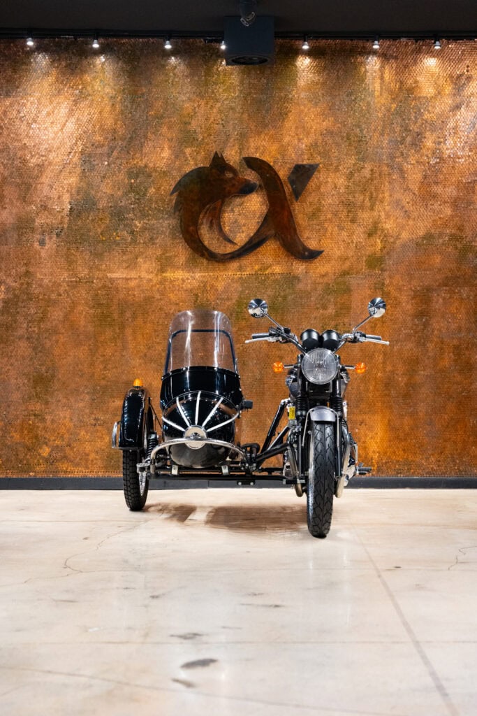 2013 TRIUMPH T100 BONNEVILLE (SIDE CAR)