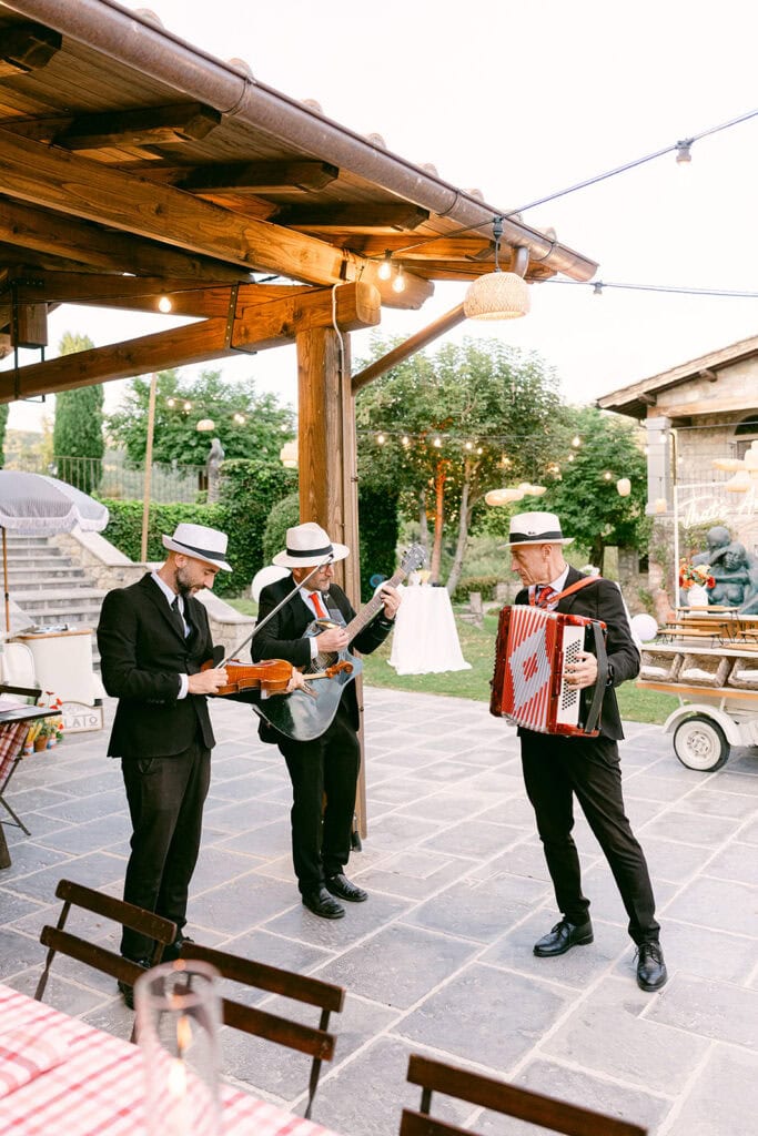 Live musicians entertaining guests during a Tuscany wedding weekend