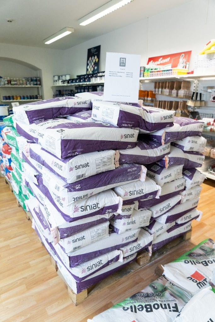 Siniat gipszes glett és vakolat raklapon a HelloMester tüzépen