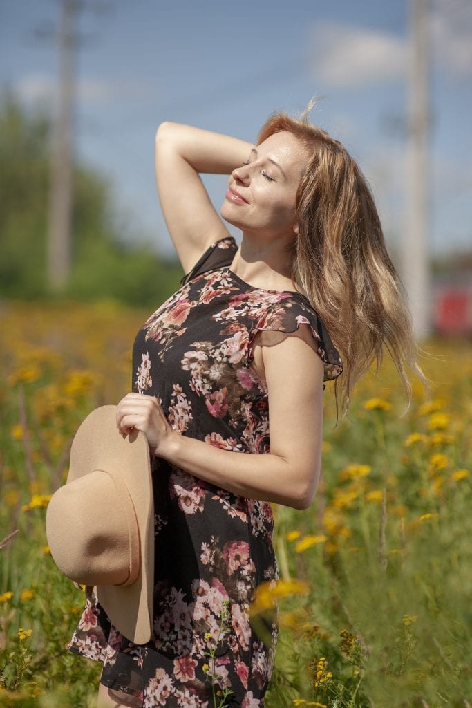 Kwiatowe wzory w modzie – jak je stylizować?