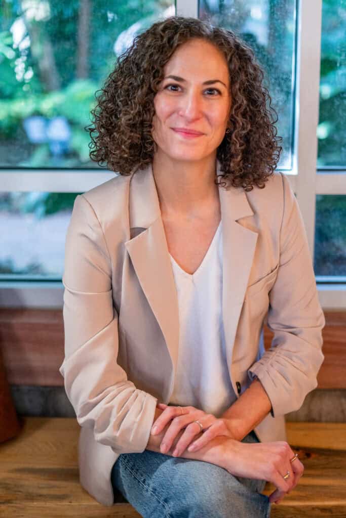 Skye Ross is an EMDR therapist treating therapists, healthcare professionals, and other high-achievers. Specialties include burnout and workplace trauma.