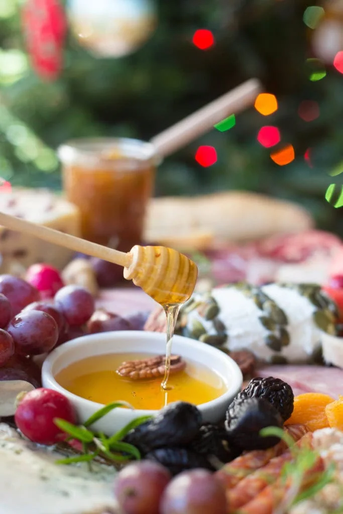 Christmas Charcuterie Tray | Easy Holiday Appetizer