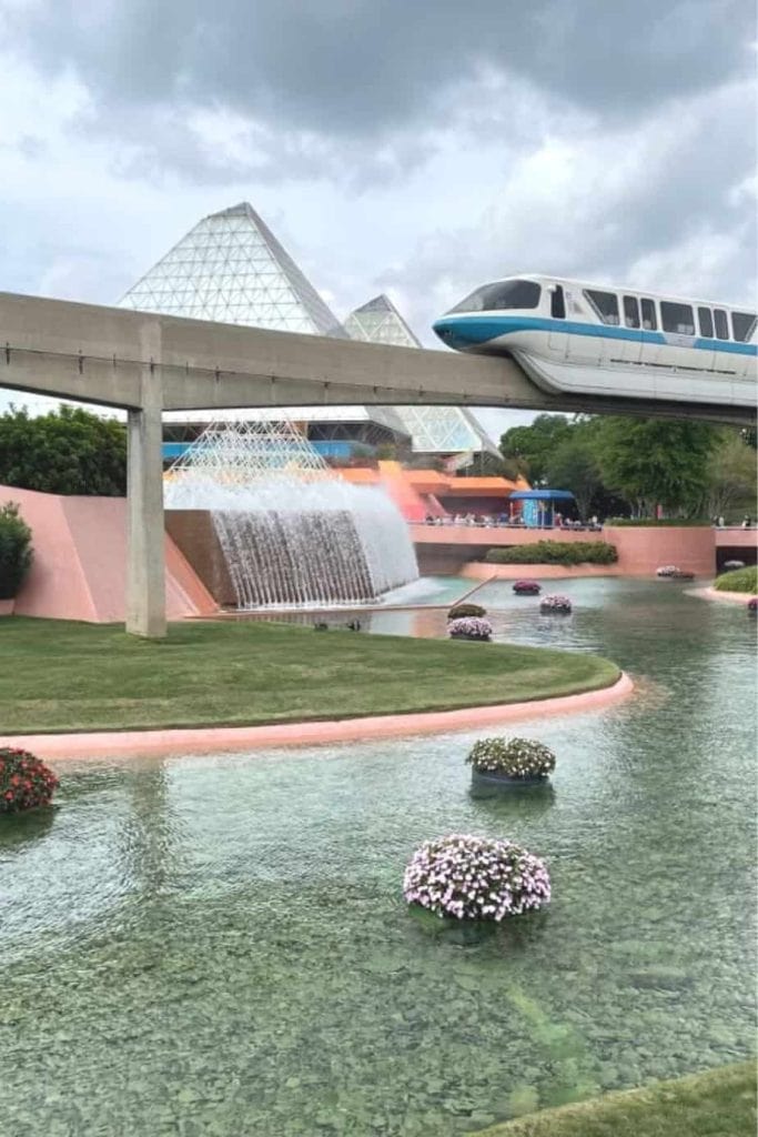 Get the most out of your upcoming Walt Disney World Trip. Be sure to follow these important Do's and Don'ts of Walt Disney World's famous complimentary transportation.