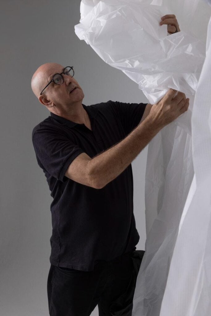Márcio Paloschi estreia instalação artística no Museu Weg de Ciência, em Jaraguá do Sul