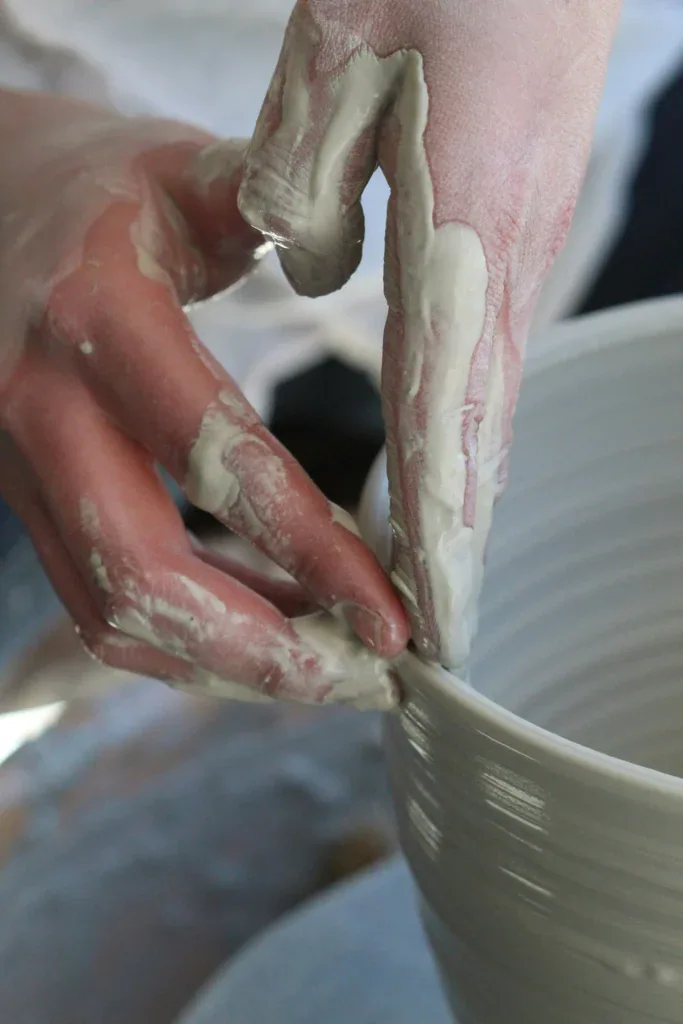 Corso di ceramica come esperienza da regalare creativa e rilassante