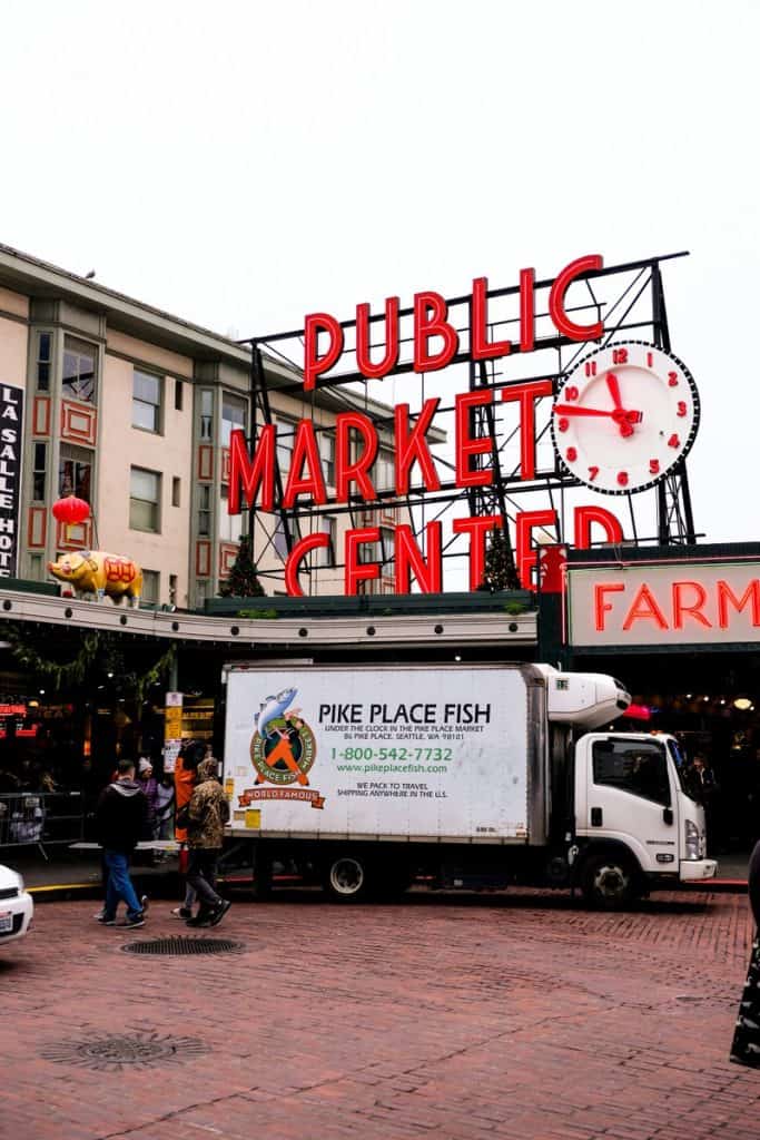 Beyond the Tourist Spots: A Foodies Tour of Pike Place Market and the Best Seattle Food Stalls 1 Pike Place Market Seattle