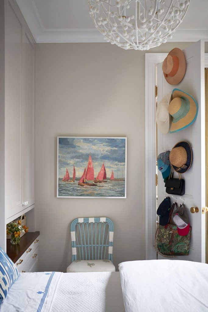 paint-colors-for-small-rooms-hb-kate-reid-15-copy-1637269570-683x1024 paint-colors-for-small-rooms-hb-kate-reid-15-copy-1637269570-683x1024 home paint colors These Home Paint Colors Will Make Any Small Space Feel Way Bigger paint colors for small rooms hb kate reid 15 copy 1637269570 683x1024