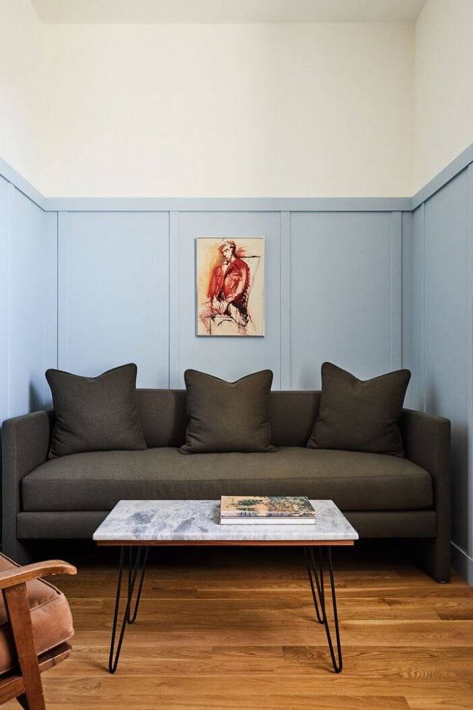 paint-colors-for-small-rooms-hotel-kinsley-room-202-036-1637268110-683x1024 paint-colors-for-small-rooms-hotel-kinsley-room-202-036-1637268110-683x1024 home paint colors These Home Paint Colors Will Make Any Small Space Feel Way Bigger paint colors for small rooms hotel kinsley room 202 036 1637268110 683x1024