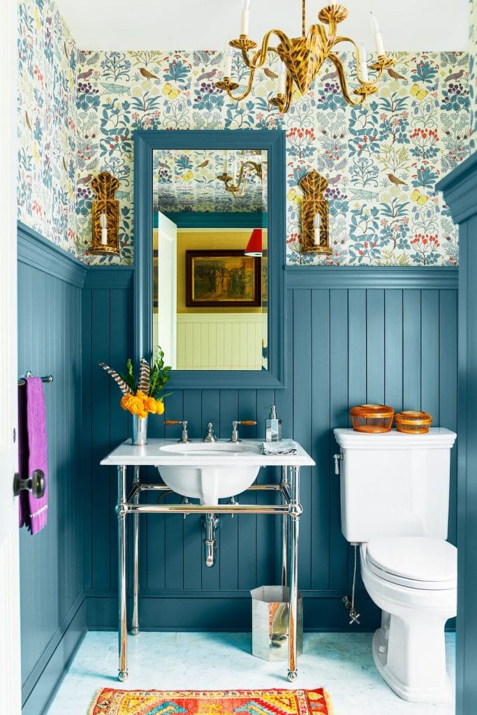 small-bathroom-ideas-hbx050121robinhenry-004-copy-1653675115-683x1024 small-bathroom-ideas-hbx050121robinhenry-004-copy-1653675115-683x1024 home paint colors These Home Paint Colors Will Make Any Small Space Feel Way Bigger small bathroom ideas hbx050121robinhenry 004 copy 1653675115 683x1024