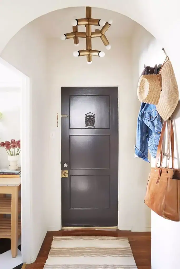 4-2-683x1024 4-2-683x1024 entryway decorating ideas 29 Entryway Decorating Ideas That Make For A Stunning First Impression 4 2 683x1024