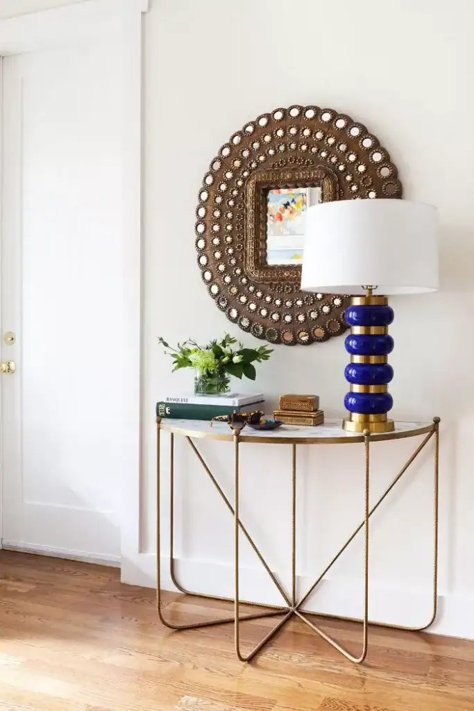 9-1-683x1024 9-1-683x1024 entryway decorating ideas 29 Entryway Decorating Ideas That Make For A Stunning First Impression 9 1 683x1024