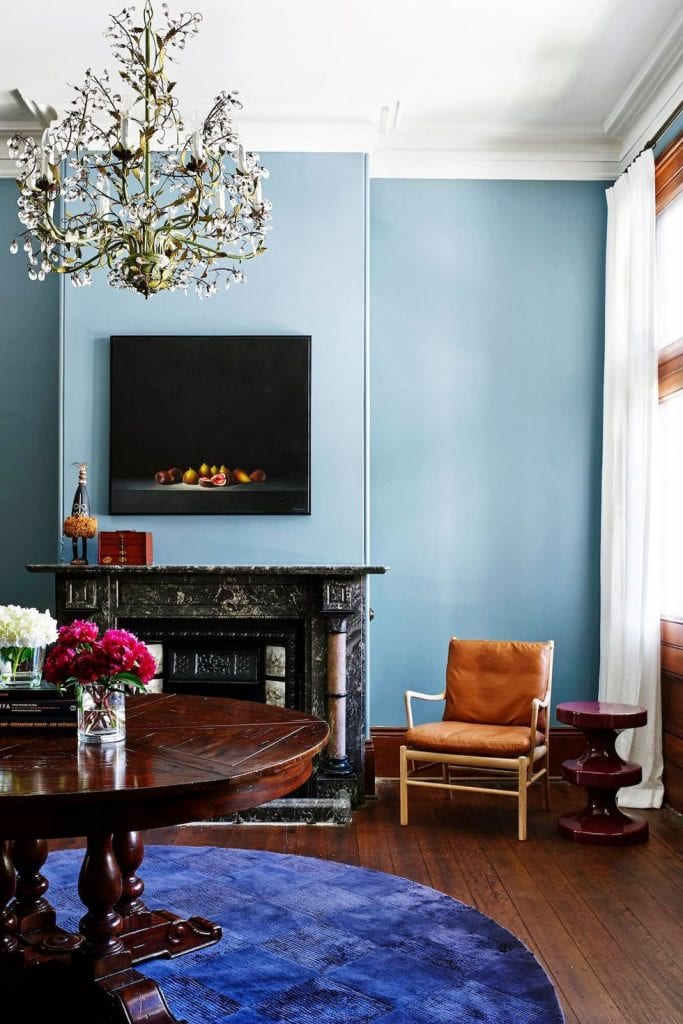 fireplace decorating ideas 57 Easy Fireplace Decorating Ideas That’ll Look Stylish All Year Long anson smart arent pyke the avenue 3 1554908119 683x1024