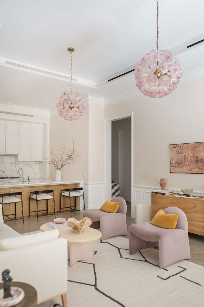 carly-cushnie-interior-design-2-1649265088-683x1024 carly-cushnie-interior-design-2-1649265088-683x1024 designer tips 14 Designer Tips For Lightening Up A Dark Room carly cushnie interior design 2 1649265088 683x1024