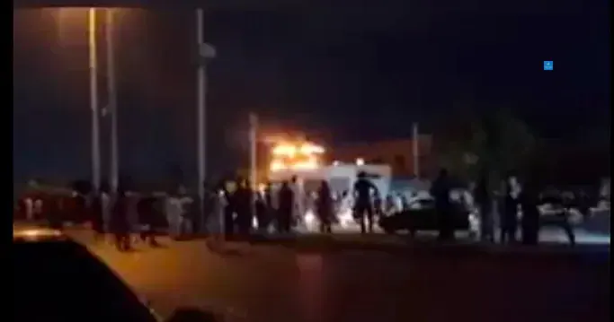 Protesters Clash with Law Enforcement in Chabahar Over News of Teenager's Rape by Police Chief