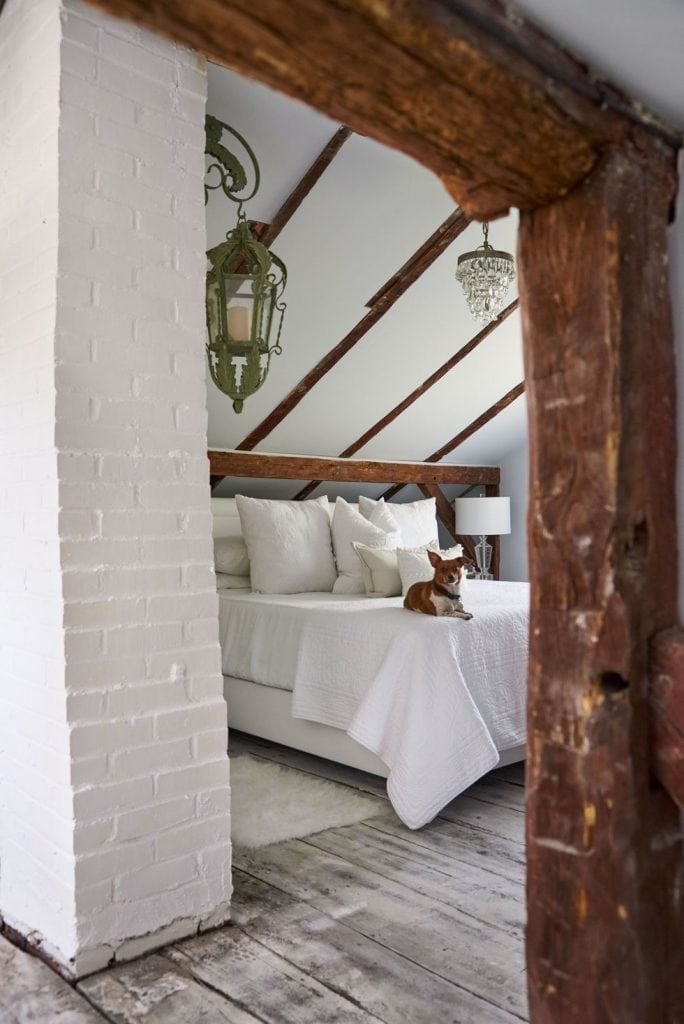bedroom-decor-12-1502132640-684x1024 bedroom-decor-12-1502132640-684x1024 bedroom ideas 75 Bedroom Ideas That Are The Very Definition Of Beauty Sleep bedroom decor 12 1502132640 684x1024